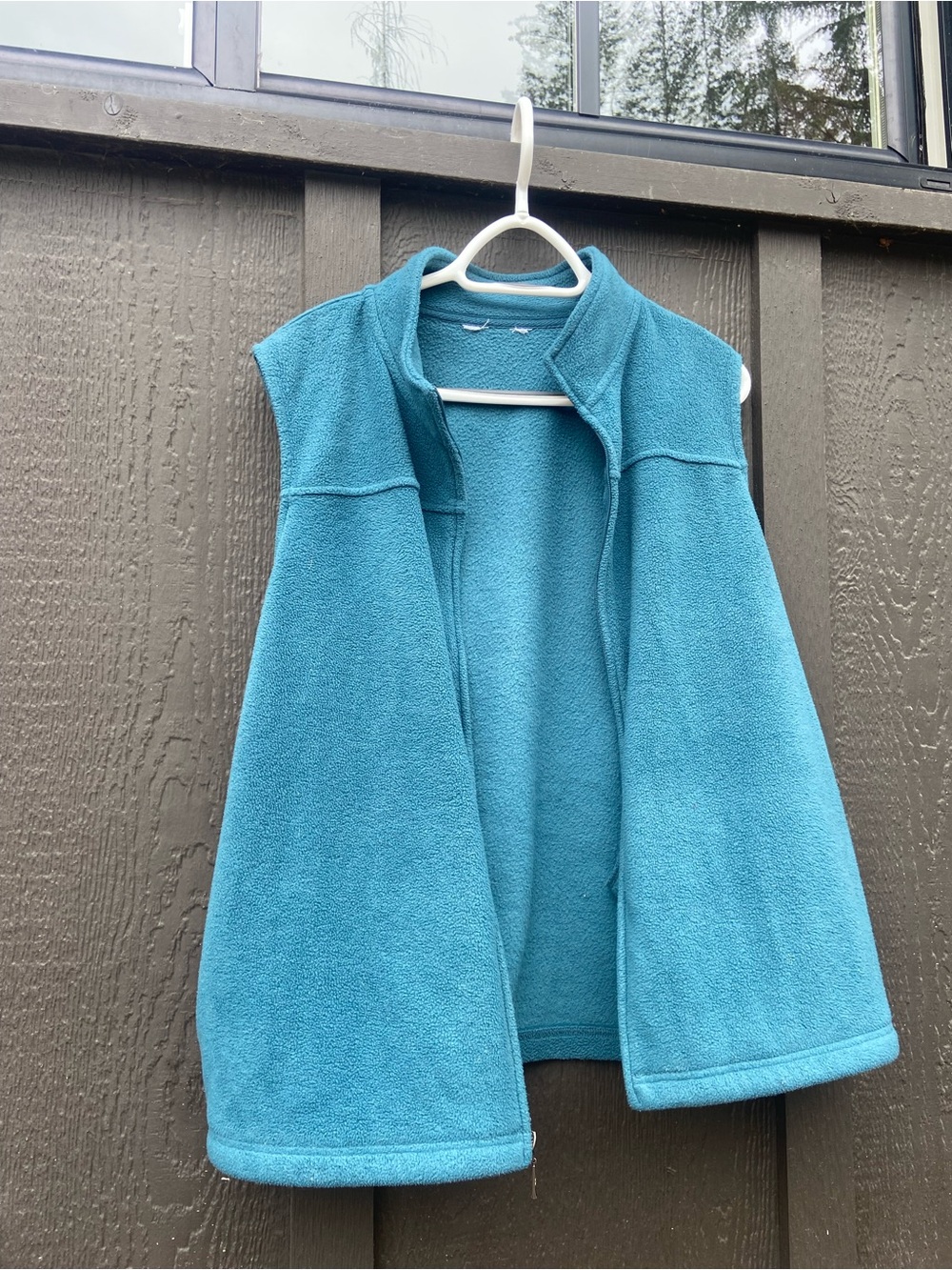 Teal Sleeveless Fleece Vest - Women